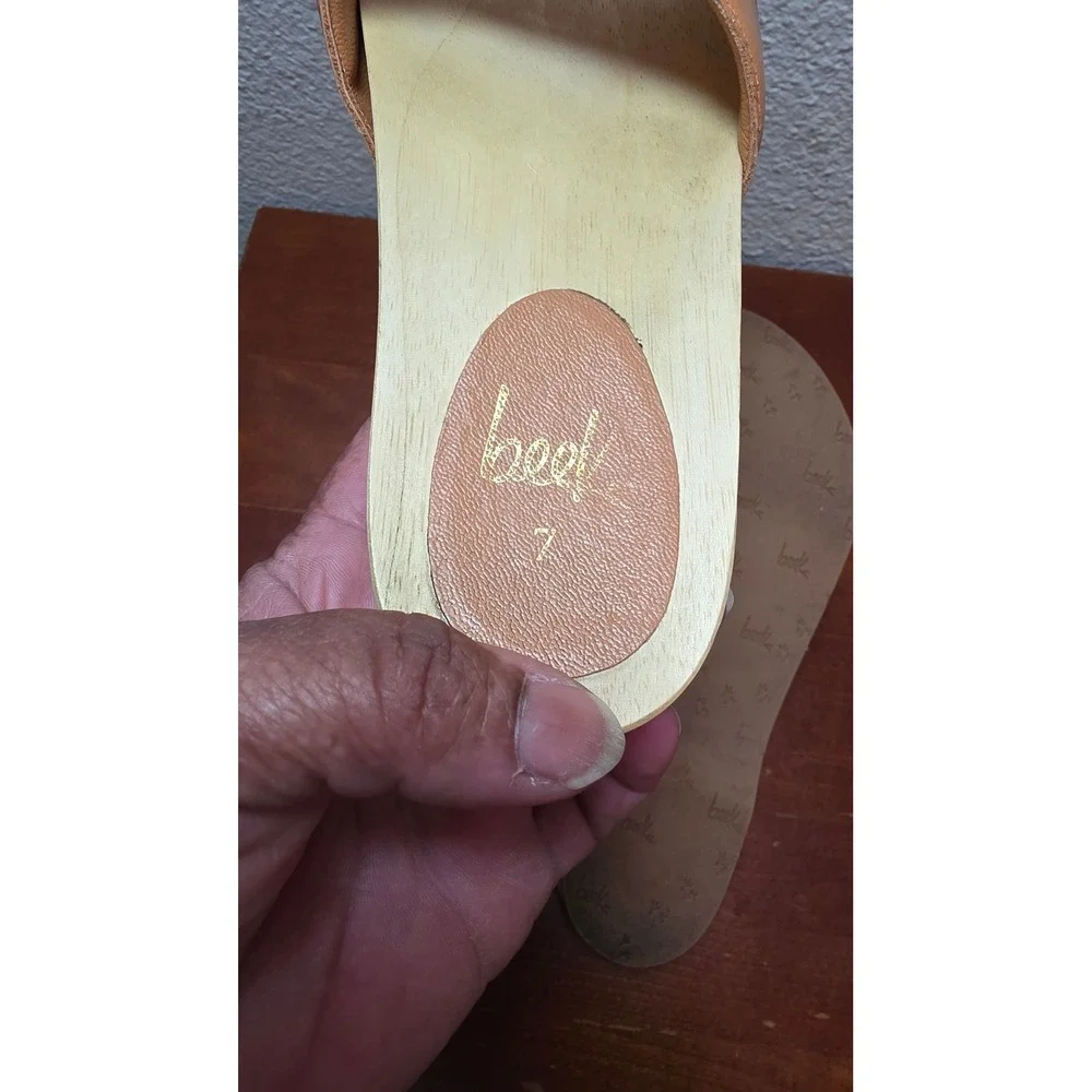 Beek Wood Sole Leather Slide Sandals Womens 7 Tan Buckle Studded Clogs Platform